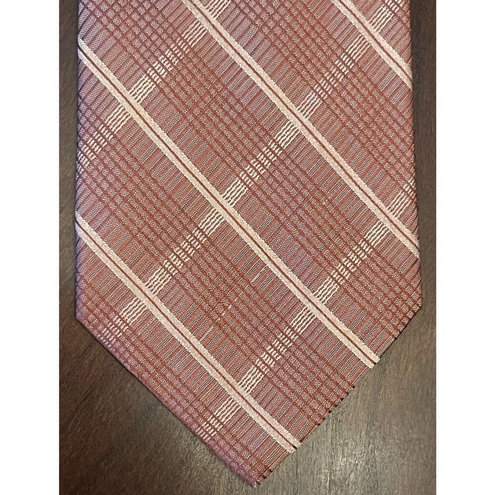 Kenneth Cole Reaction Hand Made 100% Imported Silk Men’s Neck Tie Made In China